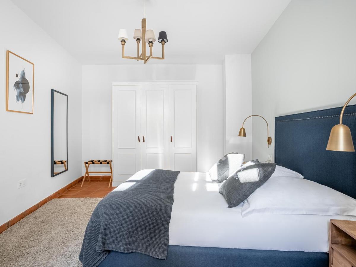 Limehome Granada Calle Santa Ana Ngoại thất bức ảnh